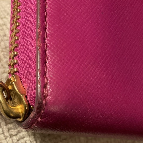 Tory Burch Zip Around Wallet - Picture 9 of 9